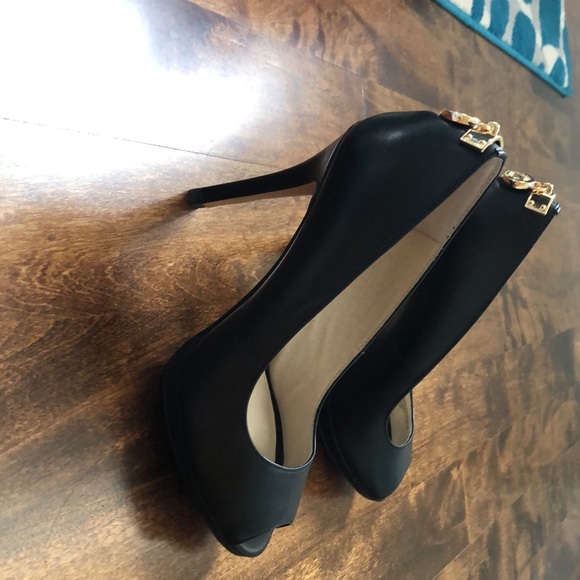 Michael Kors Hamilton Peep Pump Black Leather - Picture 7 of 10